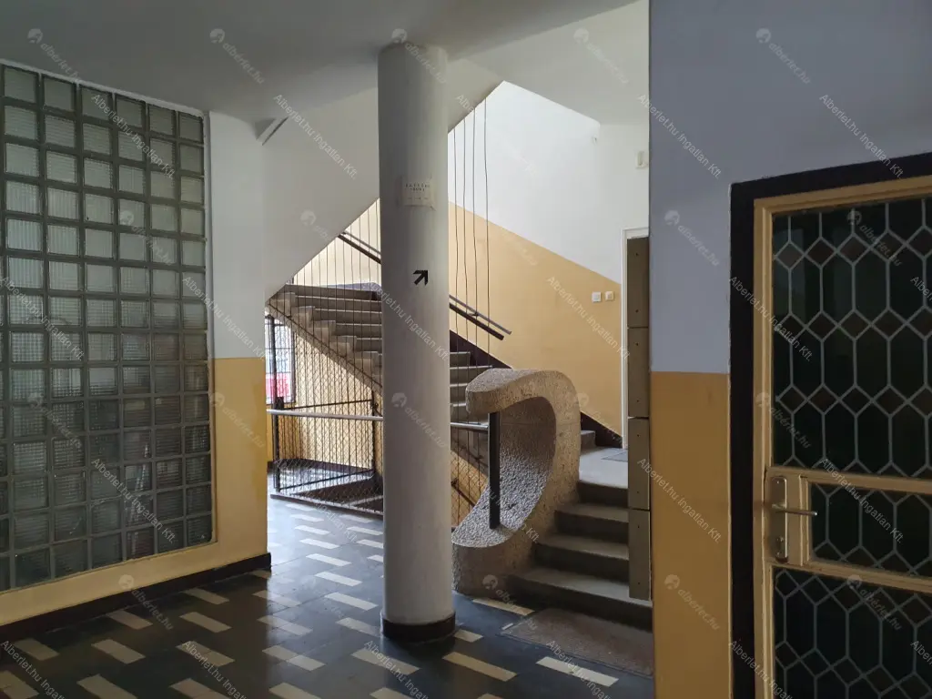 Kiadó albérlet 180000 Ft/hó áron: Budapest, XXI. kerület  Kossuth Lajos utca. Mérete: 36 nm, 1 szobás | Alberlet.hu - 6654275