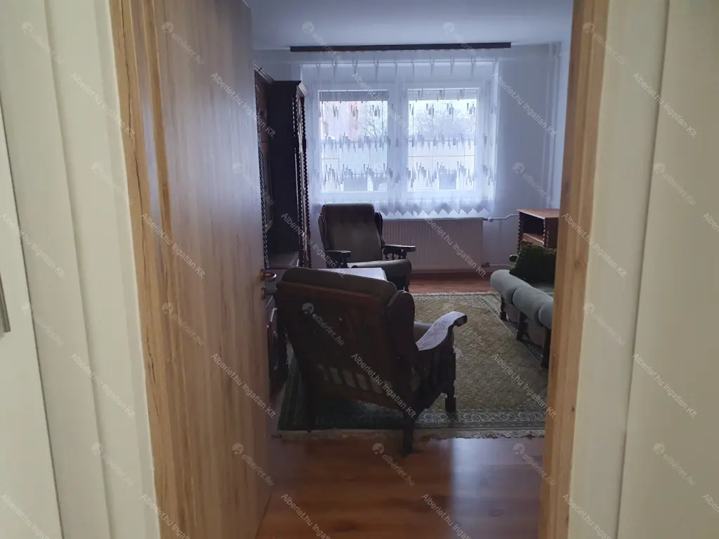 Kiadó albérlet 320000 Ft/hó áron: Budapest, XXI. kerület  Kossuth Lajos utca. Mérete: 75 nm, 3 szobás | Alberlet.hu - 6657084