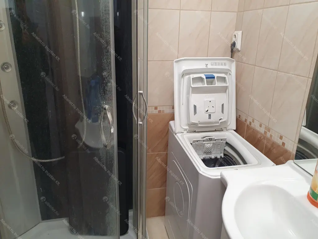 Kiadó albérlet 320000 Ft/hó áron: Budapest, XXI. kerület  Kossuth Lajos utca. Mérete: 75 nm, 3 szobás | Alberlet.hu - 6657100