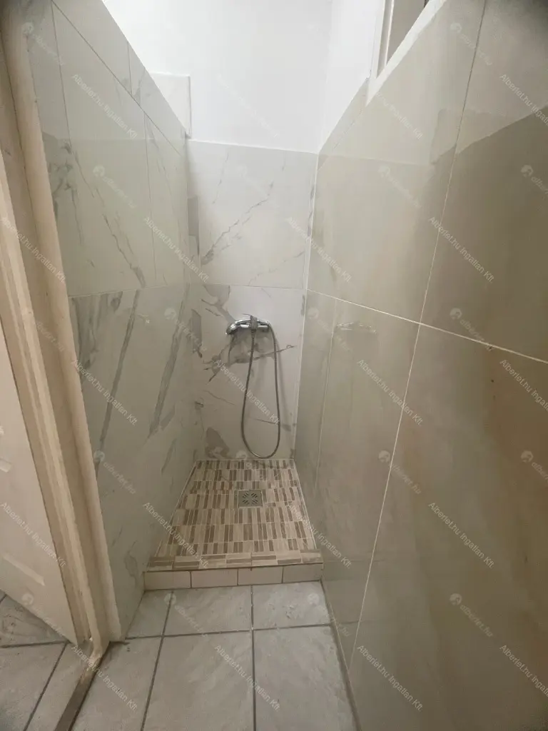 Kiadó albérlet 180000 Ft/hó áron: Budapest, XXI. kerület  Posztógyár köz . Mérete: 42 nm, 1 szobás | Alberlet.hu - 6643305