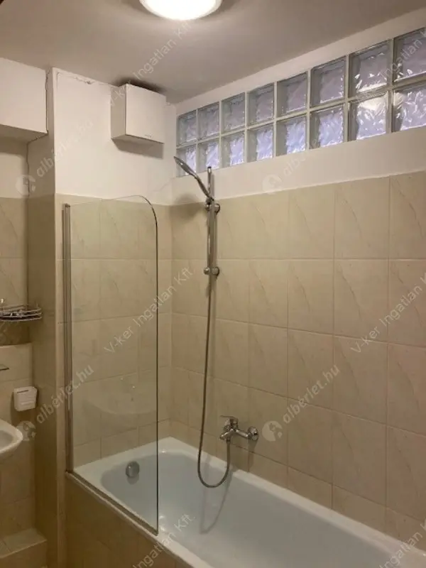 Kiadó albérlet 225000 Ft/hó áron: Budapest, XXI. kerület  Rákóczi Ferenc (II.) út. Mérete: 50 nm, 2 szobás | Alberlet.hu - 6588538