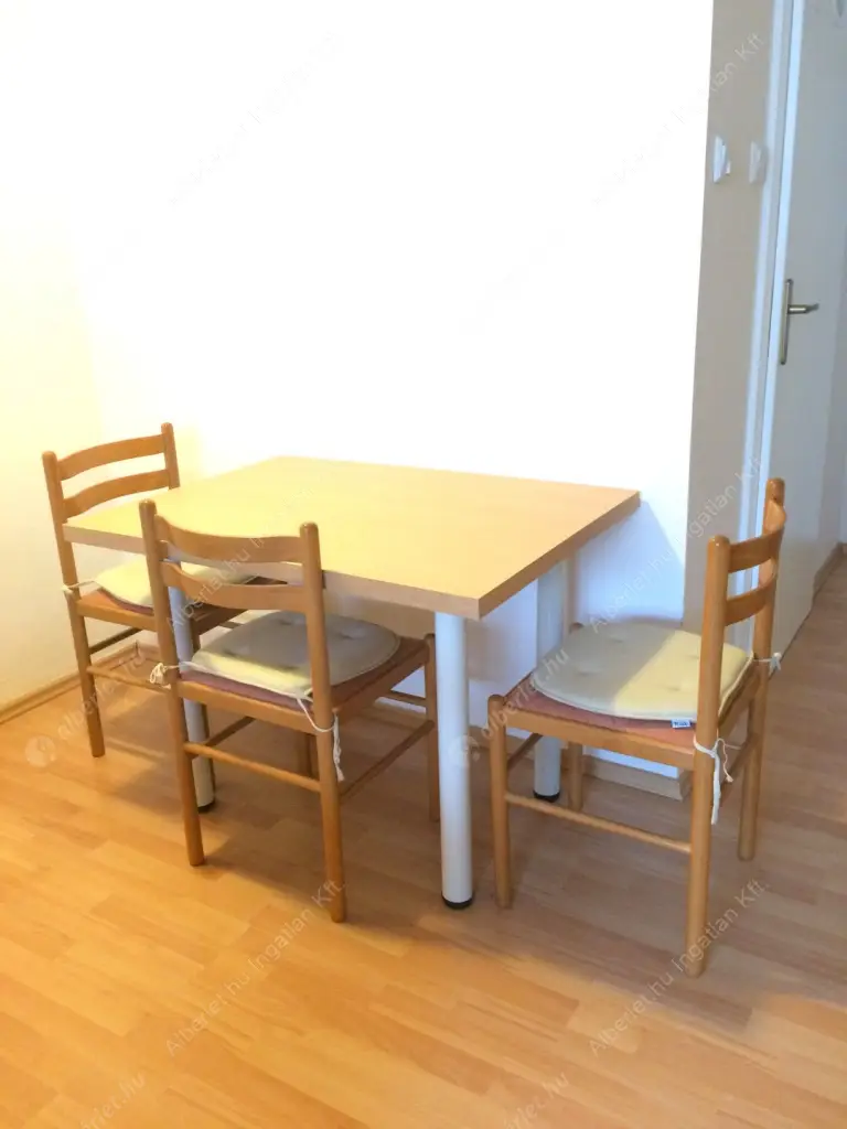 Kiadó albérlet 180000 Ft/hó áron: Budapest, XXI. kerület  Szent István út. Mérete: 24 nm, 1 szobás | Alberlet.hu - 6530791