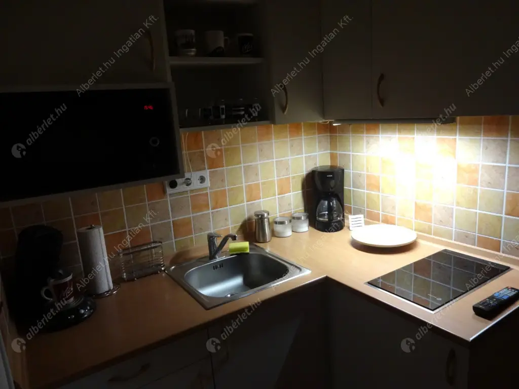 Kiadó albérlet 180000 Ft/hó áron: Budapest, XXI. kerület  Szent István út. Mérete: 24 nm, 1 szobás | Alberlet.hu - 6530793