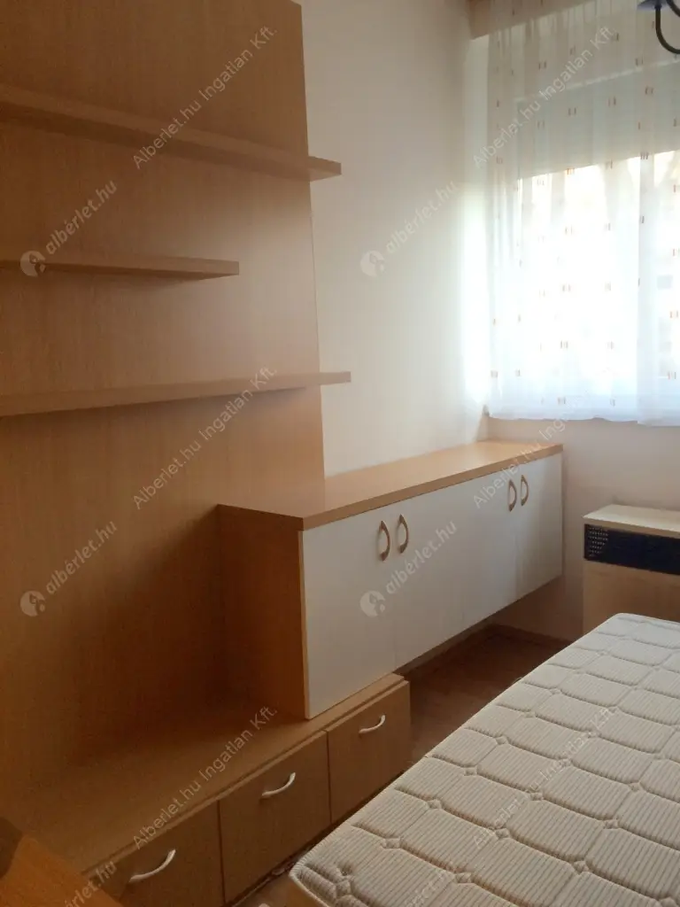 Kiadó albérlet 180000 Ft/hó áron: Budapest, XXI. kerület  Szent István út. Mérete: 24 nm, 1 szobás | Alberlet.hu - 6530796