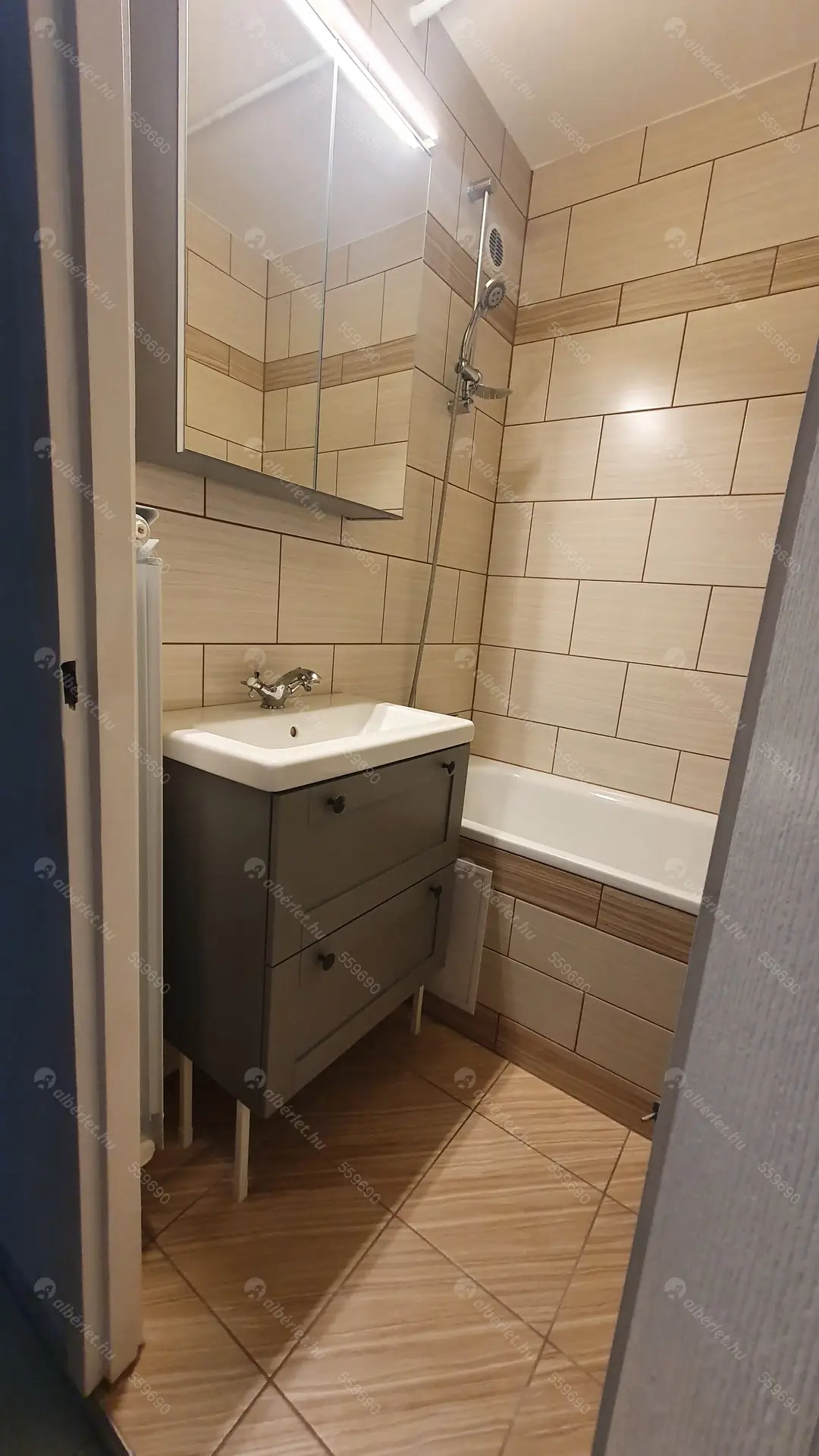 Kiadó albérlet 190000 Ft/hó áron: Budapest, XXI. kerület  Zöldfa utca. Mérete: 38 nm, 1 szobás | Alberlet.hu - 5681609