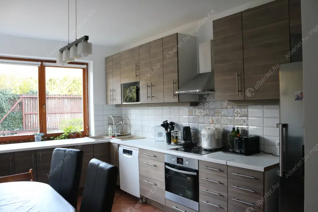 Kiadó albérlet 790000 Ft/hó áron: Budapest, XXII. kerület  Csiperke utca. Mérete: 182 nm, 7 szobás | Alberlet.hu - 6597632
