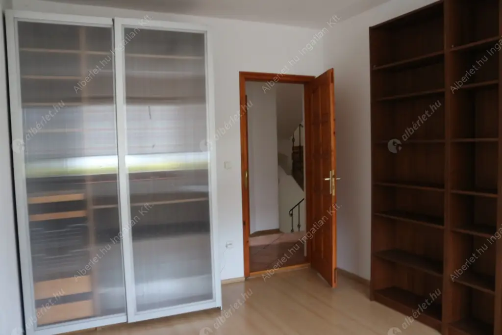 Kiadó albérlet 790000 Ft/hó áron: Budapest, XXII. kerület  Csiperke utca. Mérete: 182 nm, 7 szobás | Alberlet.hu - 6597639