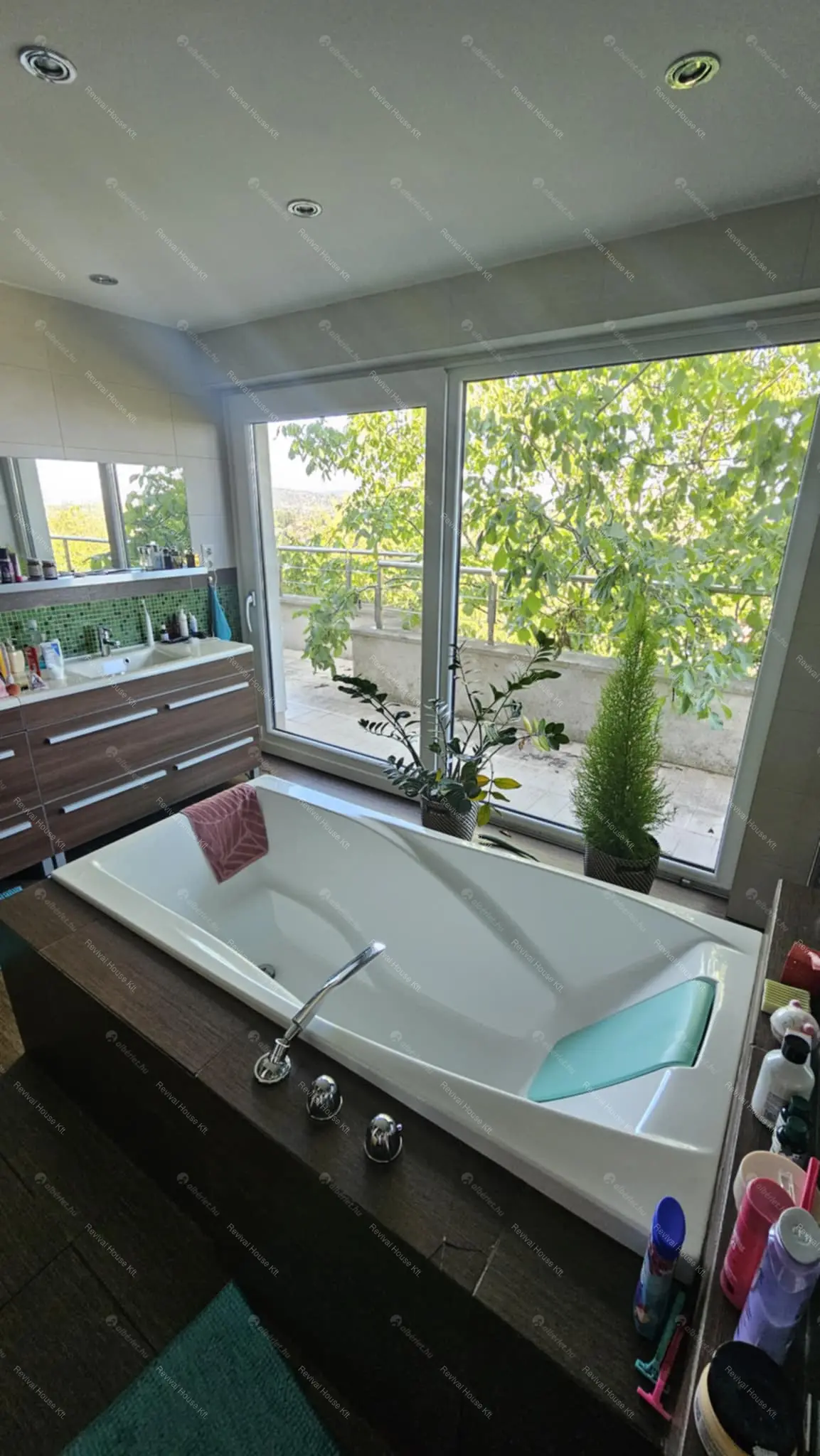 Kiadó albérlet 2290000 Ft/hó áron: Budapest, XXII. kerület  Jogar utca. Mérete: 400 nm, 6 szobás | Alberlet.hu - 6657459