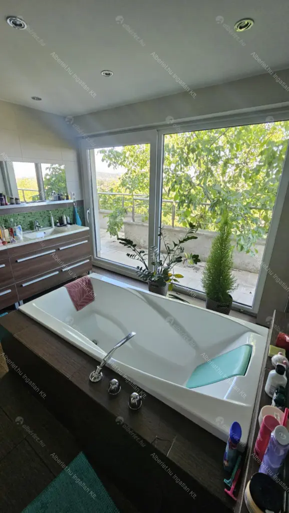 Kiadó albérlet 2290000 Ft/hó áron: Budapest, XXII. kerület  Jogar utca. Mérete: 400 nm, 6 szobás | Alberlet.hu - 6658374