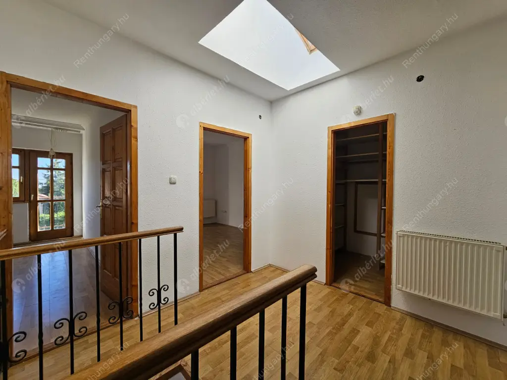 Kiadó albérlet 750000 Ft/hó áron: Budapest, XXII. kerület  Kistétény utca. Mérete: 210 nm, 6 szobás | Alberlet.hu - 6567244