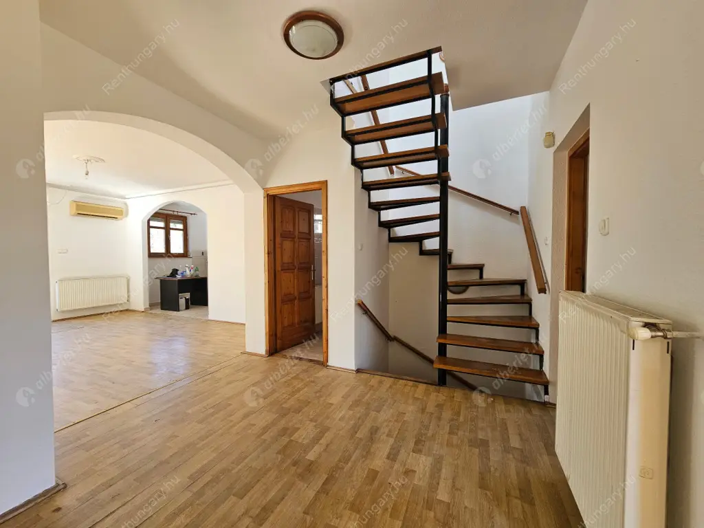 Kiadó albérlet 600000 Ft/hó áron: Budapest, XXII. kerület  Kistétény utca. Mérete: 210 nm, 6 szobás | Alberlet.hu - 6610354