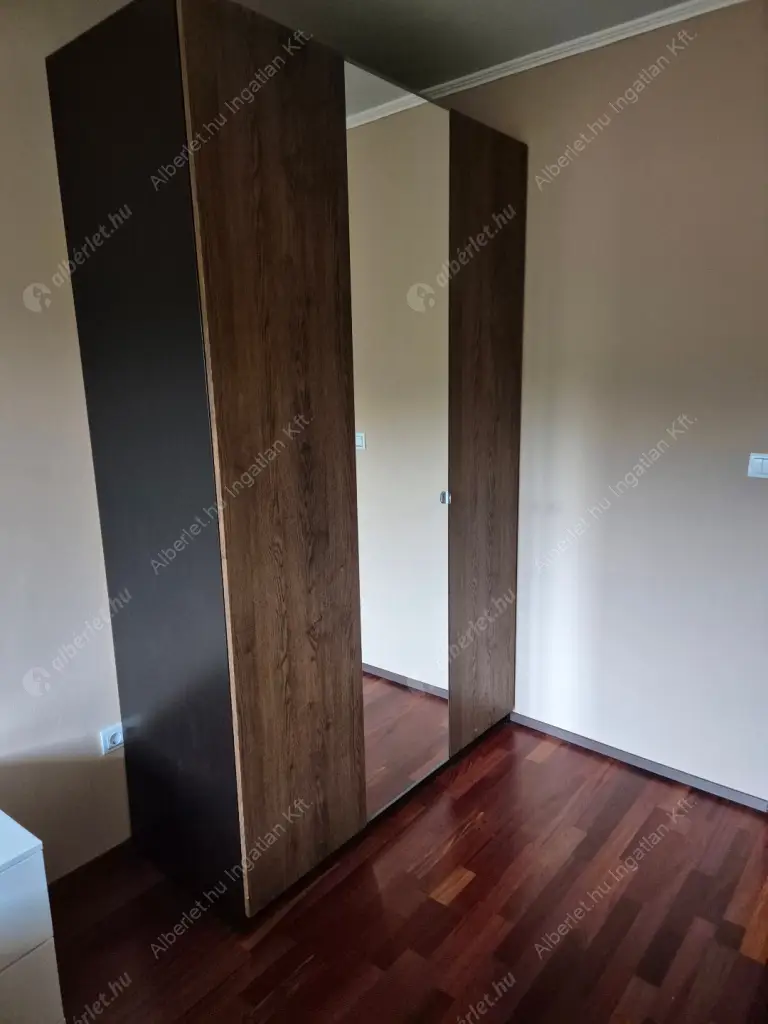 Kiadó albérlet 250000 Ft/hó áron: Budapest, XXII. kerület  Kossuth Lajos utca. Mérete: 47 nm, 3 szobás | Alberlet.hu - 6600623