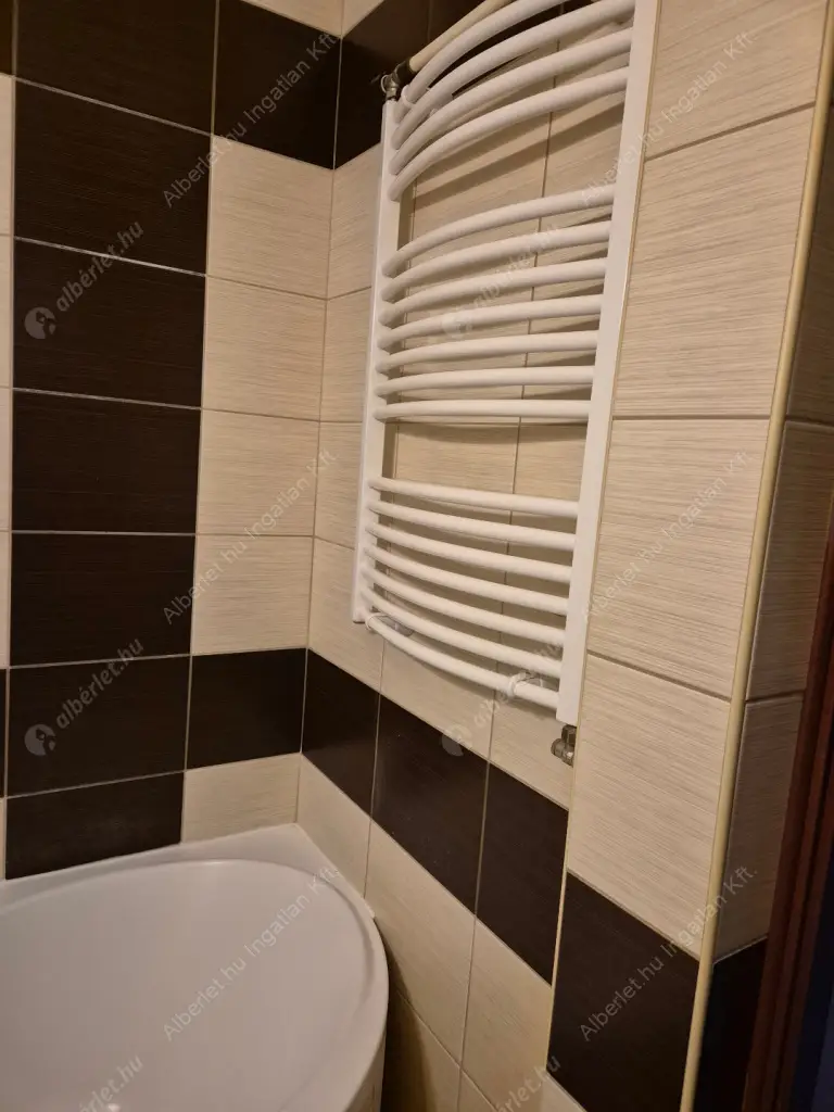 Kiadó albérlet 250000 Ft/hó áron: Budapest, XXII. kerület  Kossuth Lajos utca. Mérete: 47 nm, 3 szobás | Alberlet.hu - 6600629