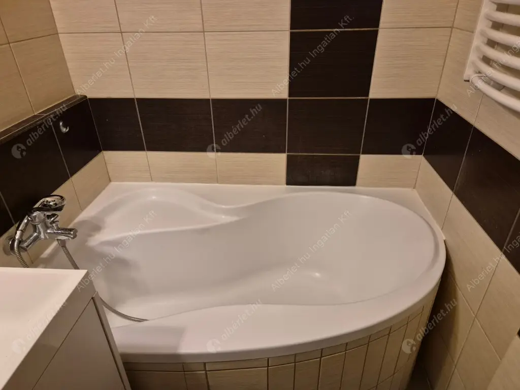 Kiadó albérlet 220000 Ft/hó áron: Budapest, XXII. kerület  Kossuth Lajos utca. Mérete: 63 nm, 3 szobás | Alberlet.hu - 6599511