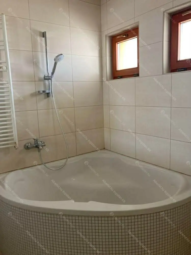 Kiadó albérlet 250000 Ft/hó áron: Budapest, XXII. kerület  Rózsakert utca. Mérete: 45 nm, 2 szobás | Alberlet.hu - 6678502