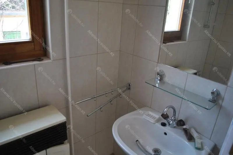 Kiadó albérlet 275000 Ft/hó áron: Budapest, XXII. kerület  Tövis utca. Mérete: 55 nm, 3 szobás | Alberlet.hu - 6701563