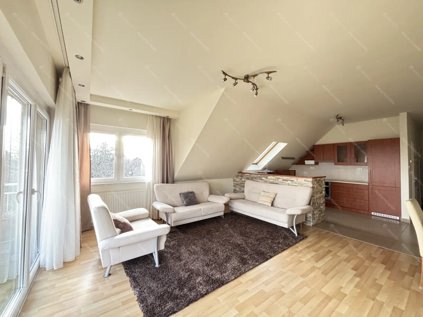 Kiadó albérlet 380000 Ft/hó áron: Budapest, XXII. kerület  XIII. utca. Mérete: 93 nm, 2 szobás | Alberlet.hu - 6673724