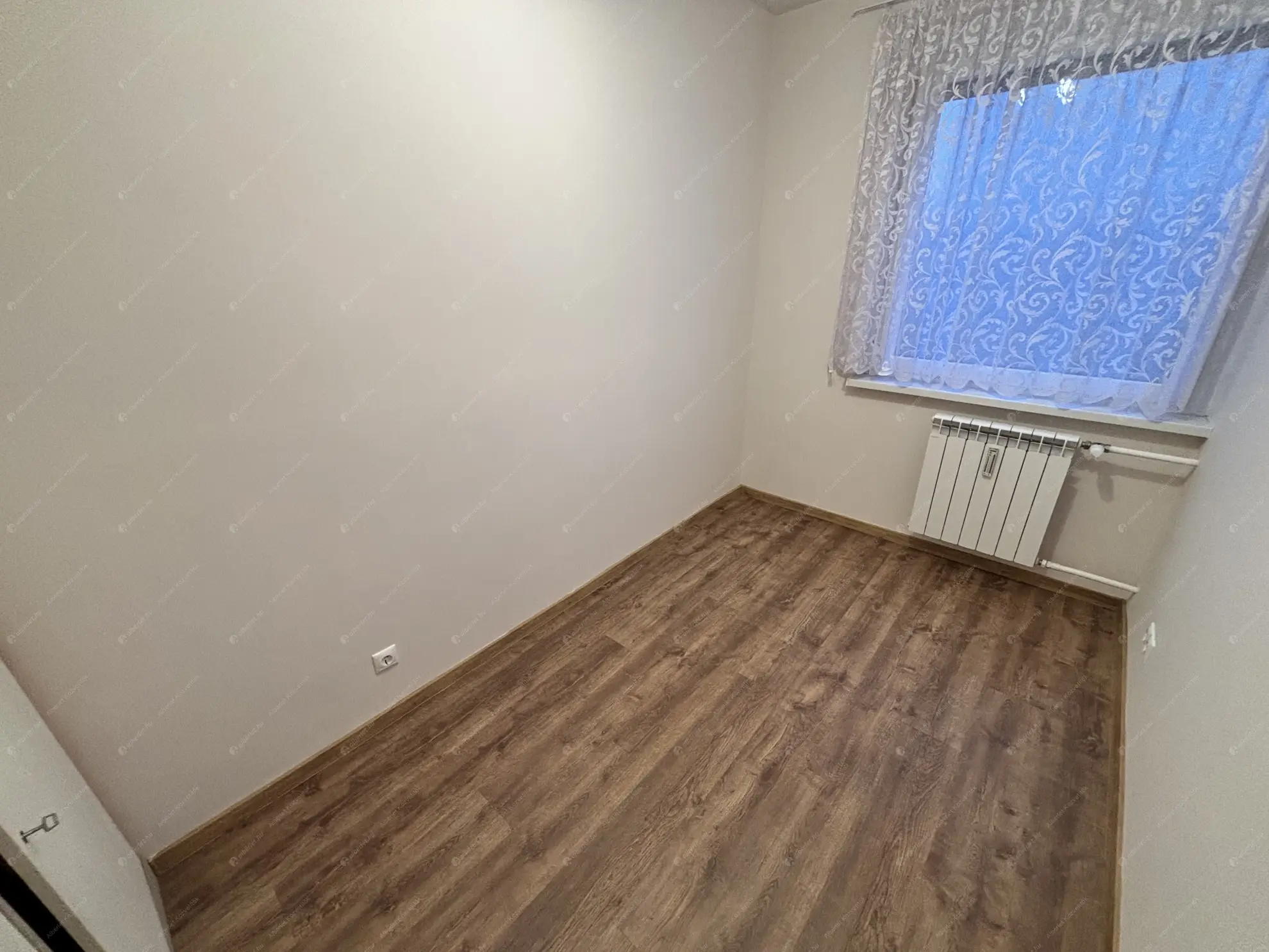 Kiadó albérlet 180000 Ft/hó áron: Dunakeszi,  Barátság útja út. Mérete: 35 nm, 1 szobás | Alberlet.hu - 6598531