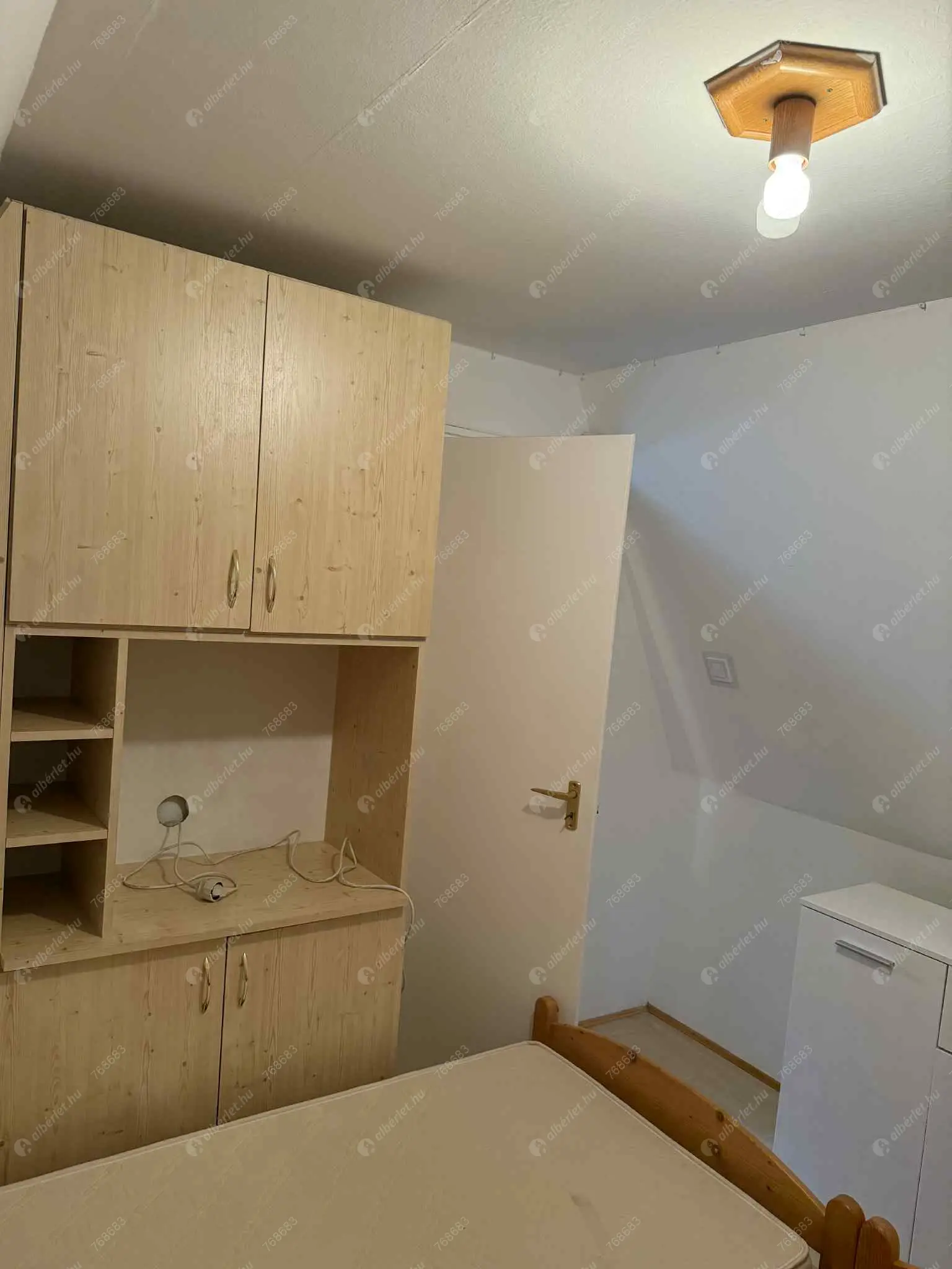 Kiadó albérlet 280000 Ft/hó áron: Dunakeszi,   Duna sor . Mérete: 50 nm, 2 szobás | Alberlet.hu - 6558572