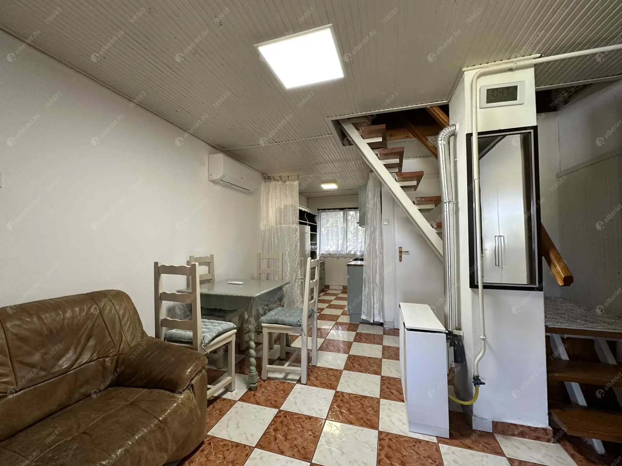 Kiadó albérlet 280000 Ft/hó áron: Dunakeszi,   Duna sor . Mérete: 50 nm, 2 szobás | Alberlet.hu - 6558578