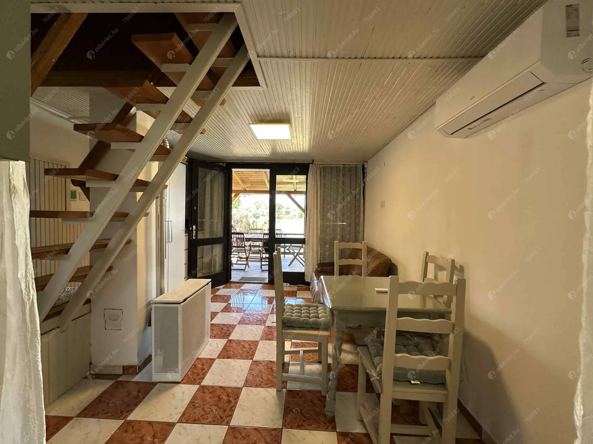 Kiadó albérlet 280000 Ft/hó áron: Dunakeszi,   Duna sor . Mérete: 50 nm, 2 szobás | Alberlet.hu - 6558584