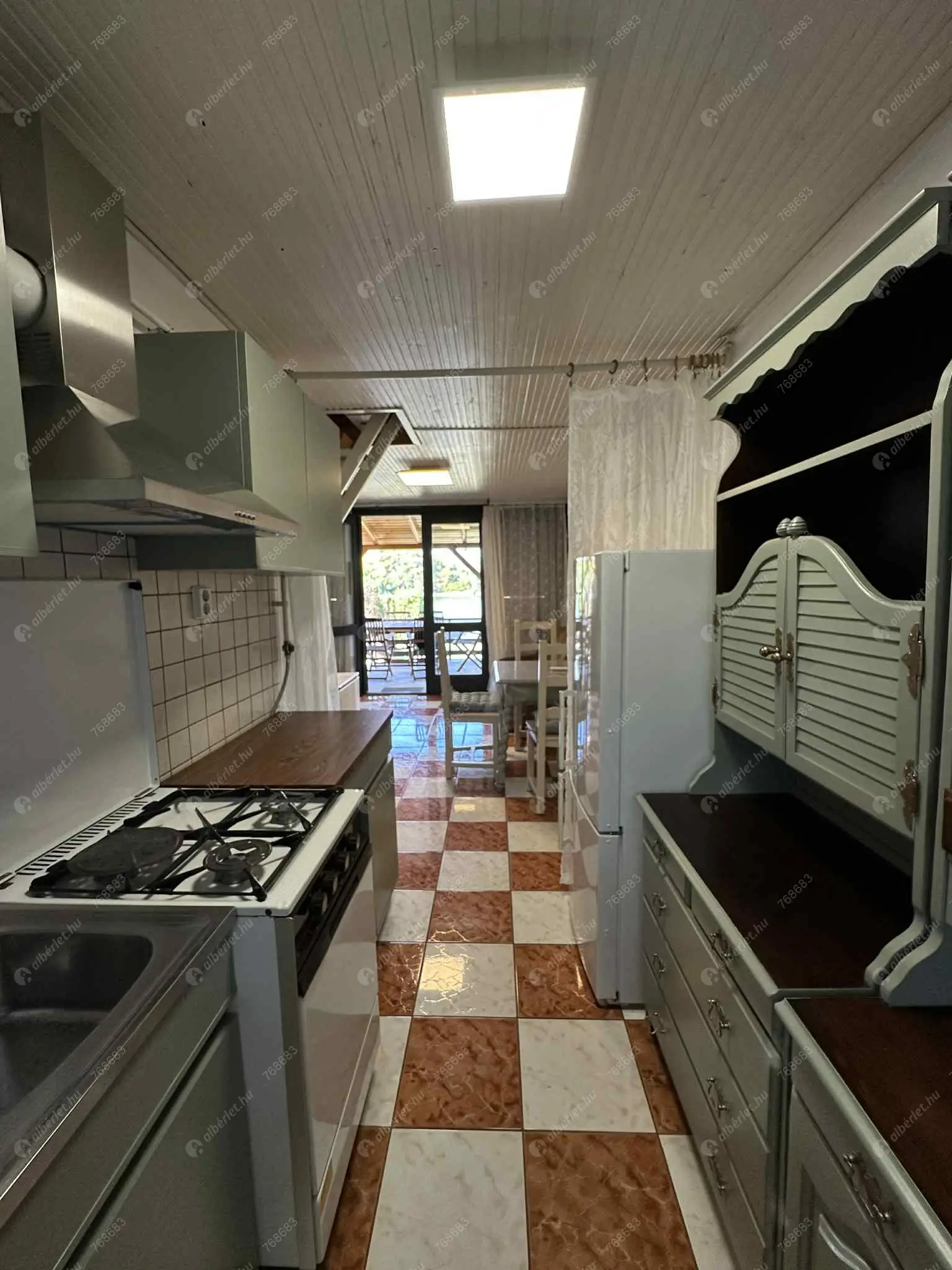 Kiadó albérlet 280000 Ft/hó áron: Dunakeszi,   Duna sor . Mérete: 50 nm, 2 szobás | Alberlet.hu - 6558585