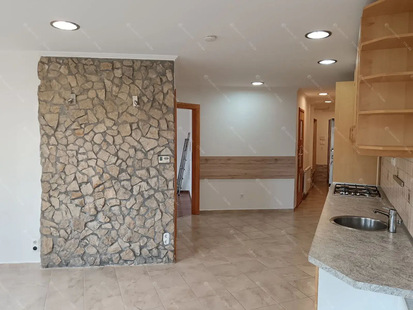 Kiadó albérlet 280000 Ft/hó áron: Dunakeszi,  Kossuth Lajos  . Mérete: 60 nm, 1 szobás | Alberlet.hu - 6681209