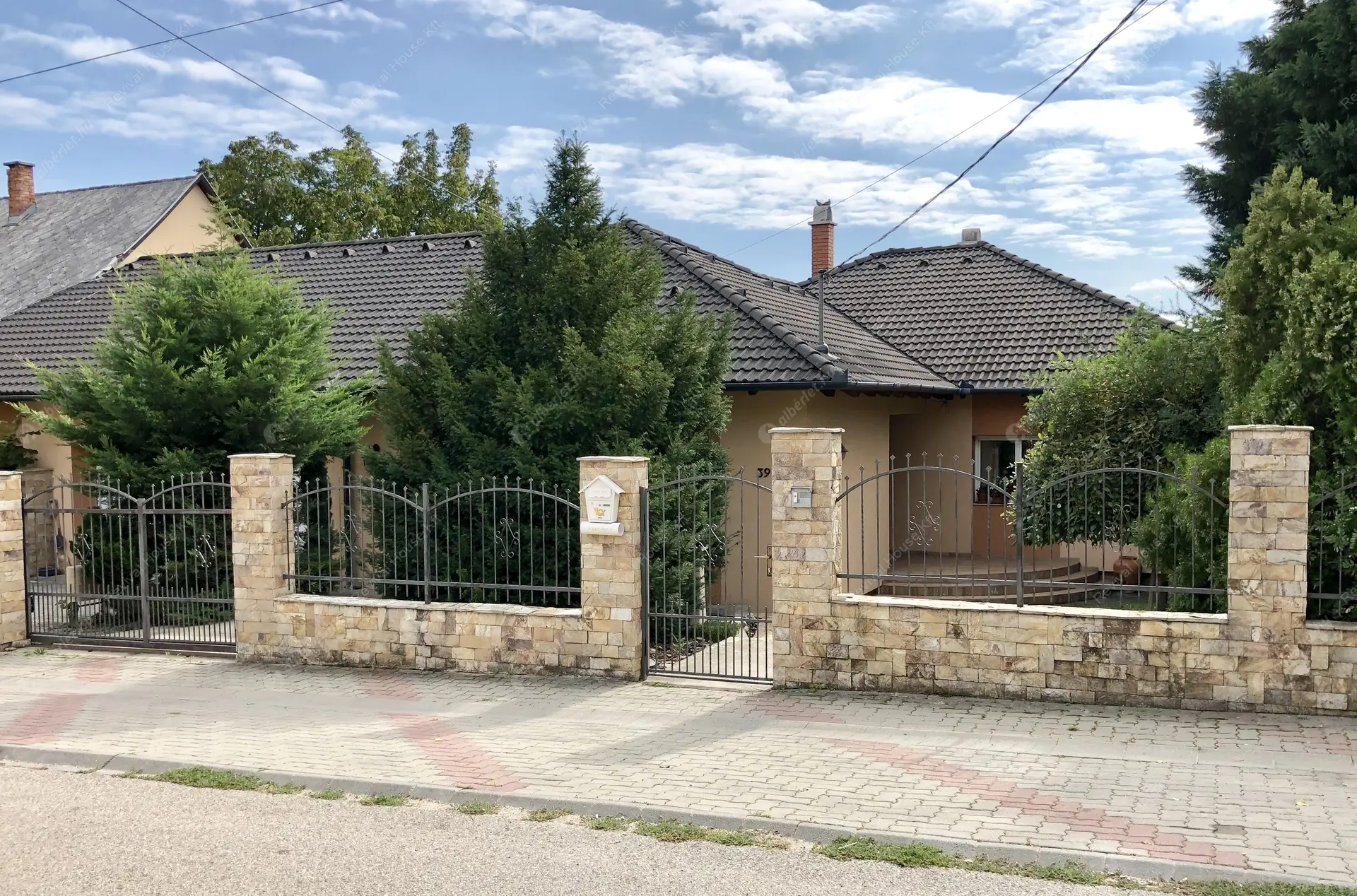 Kiadó albérlet 690000 Ft/hó áron: Érd,  Egervári utca . Mérete: 240 nm, 1 szobás | Alberlet.hu - 6529576