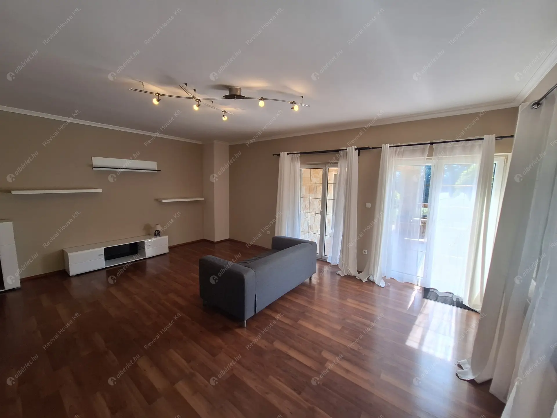 Kiadó albérlet 690000 Ft/hó áron: Érd,  Egervári utca . Mérete: 240 nm, 1 szobás | Alberlet.hu - 6533218