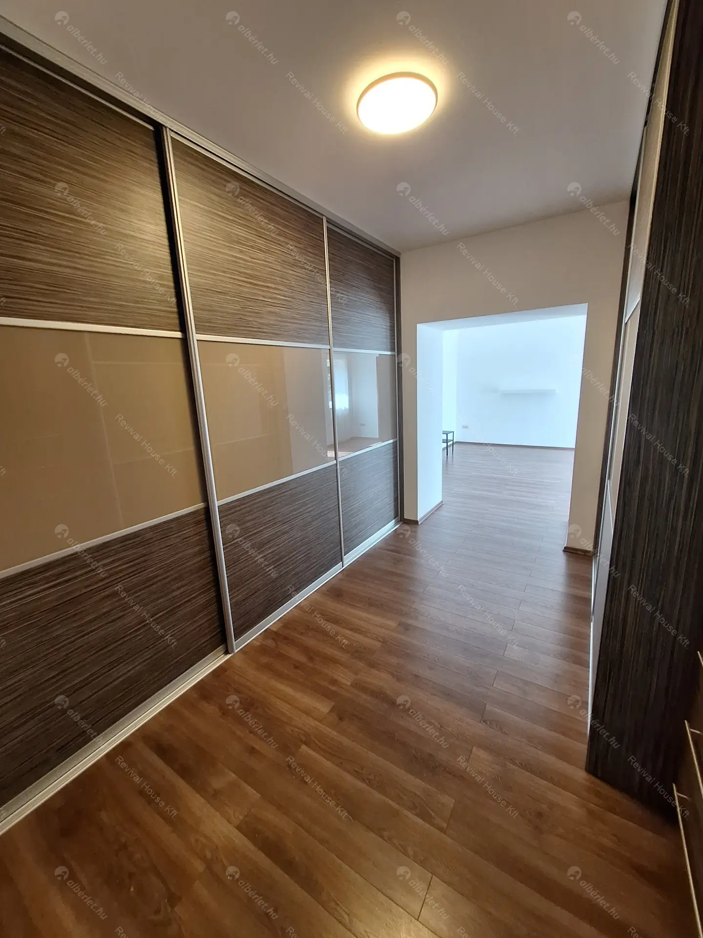 Kiadó albérlet 690000 Ft/hó áron: Érd,  Egervári utca . Mérete: 240 nm, 1 szobás | Alberlet.hu - 6533228