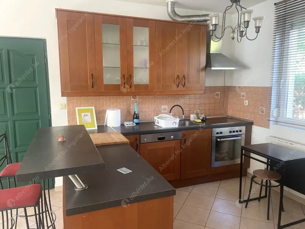 Kiadó albérlet 460000 Ft/hó áron: Érd,  István utca. Mérete: 165 nm, 5 szobás | Alberlet.hu - 6616127