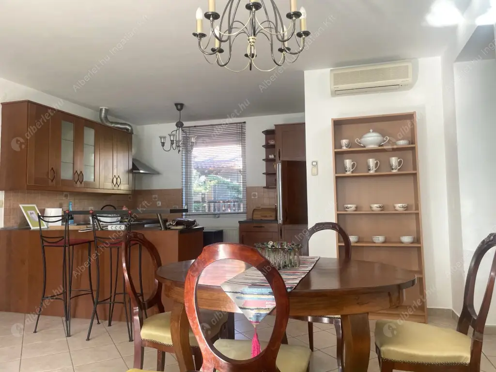 Kiadó albérlet 460000 Ft/hó áron: Érd,  István utca. Mérete: 165 nm, 5 szobás | Alberlet.hu - 6616128