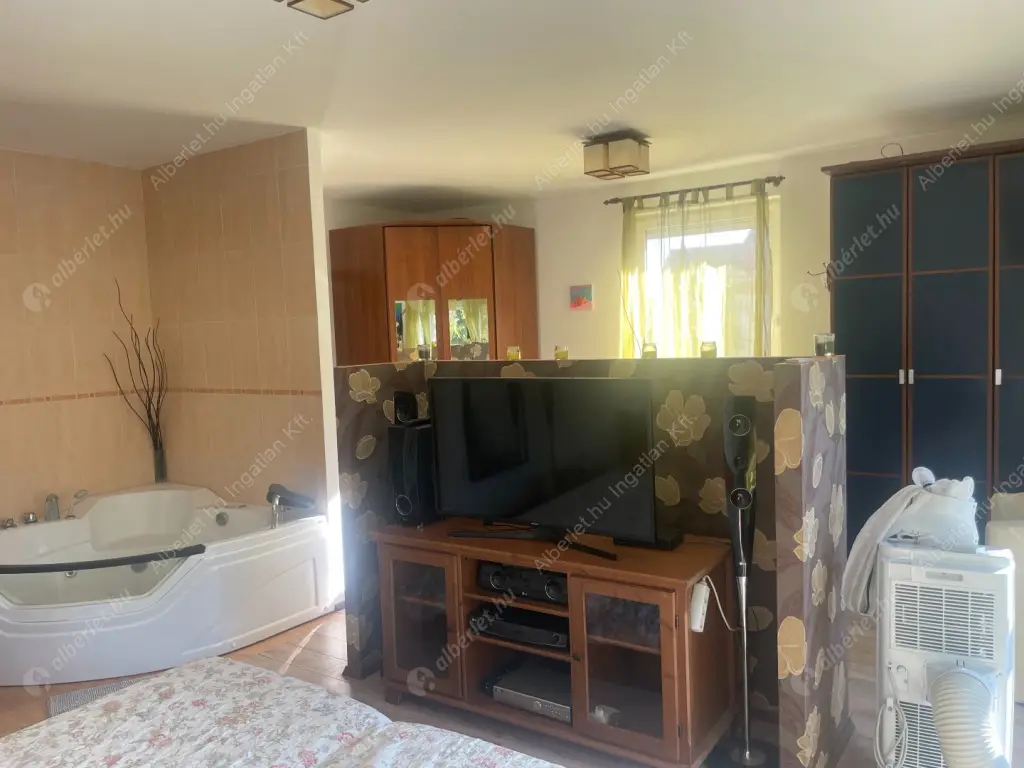 Kiadó albérlet 460000 Ft/hó áron: Érd,  István utca. Mérete: 165 nm, 5 szobás | Alberlet.hu - 6616134