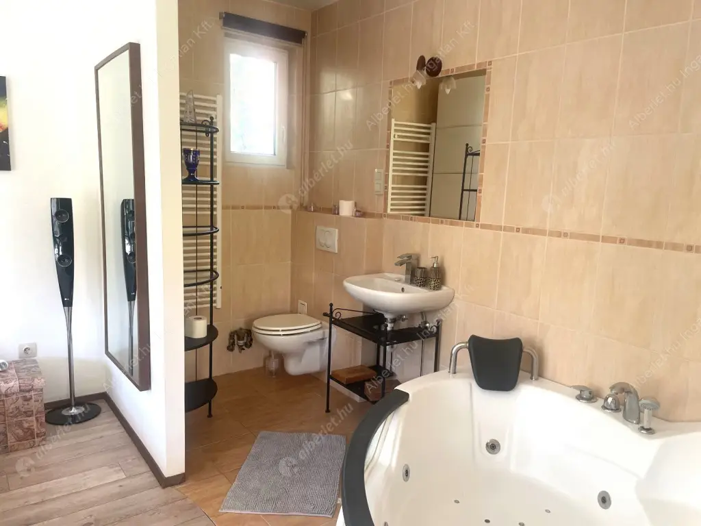 Kiadó albérlet 460000 Ft/hó áron: Érd,  István utca. Mérete: 165 nm, 5 szobás | Alberlet.hu - 6616136