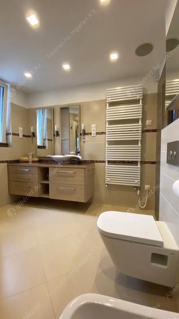Kiadó albérlet 430000 Ft/hó áron: Érd,  Kossuth Lajos utca. Mérete: 92 nm, 4 szobás | Alberlet.hu - 6588394