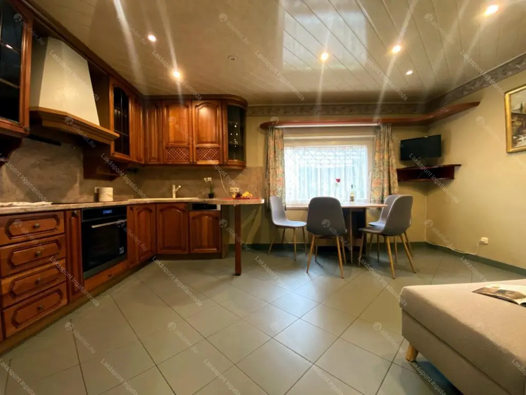 Kiadó albérlet 280000 Ft/hó áron: Fót,  Szent benedek utca . Mérete: 62 nm, 3 szobás | Alberlet.hu - 6686325