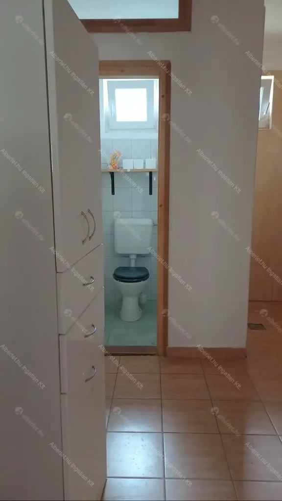 Kiadó albérlet 260000 Ft/hó áron: Galgahévíz,  Mikszáth Kálmán utca. Mérete: 140 nm, 5 szobás | Alberlet.hu - 6688475