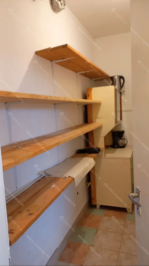 Kiadó albérlet 260000 Ft/hó áron: Galgahévíz,  Mikszáth Kálmán utca. Mérete: 140 nm, 5 szobás | Alberlet.hu - 6688477