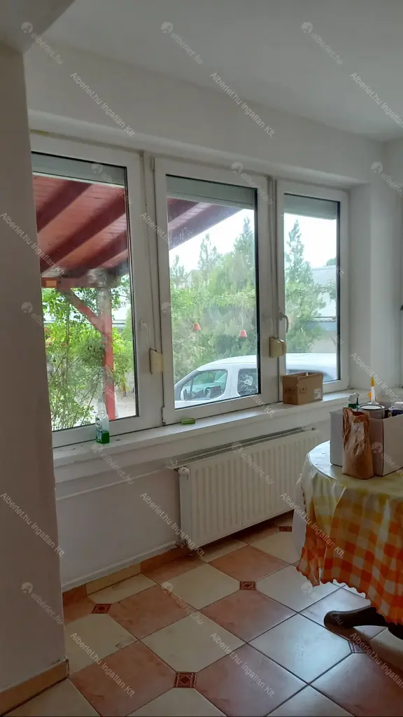 Kiadó albérlet 260000 Ft/hó áron: Galgahévíz,  Mikszáth Kálmán utca. Mérete: 140 nm, 5 szobás | Alberlet.hu - 6688483