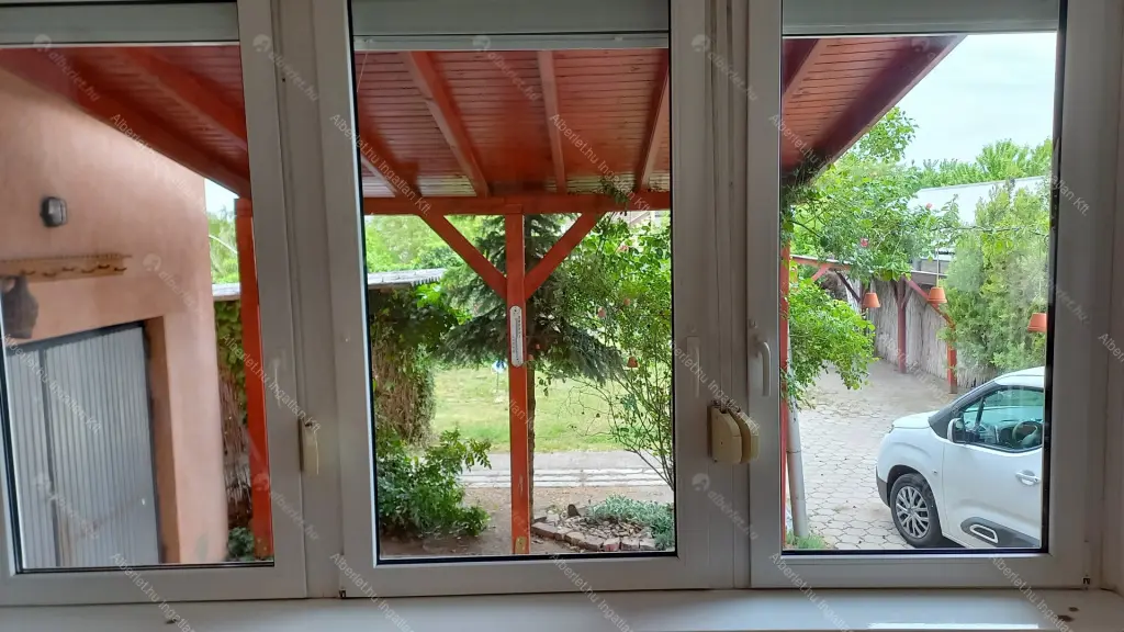 Kiadó albérlet 260000 Ft/hó áron: Galgahévíz,  Mikszáth Kálmán utca. Mérete: 140 nm, 5 szobás | Alberlet.hu - 6688490