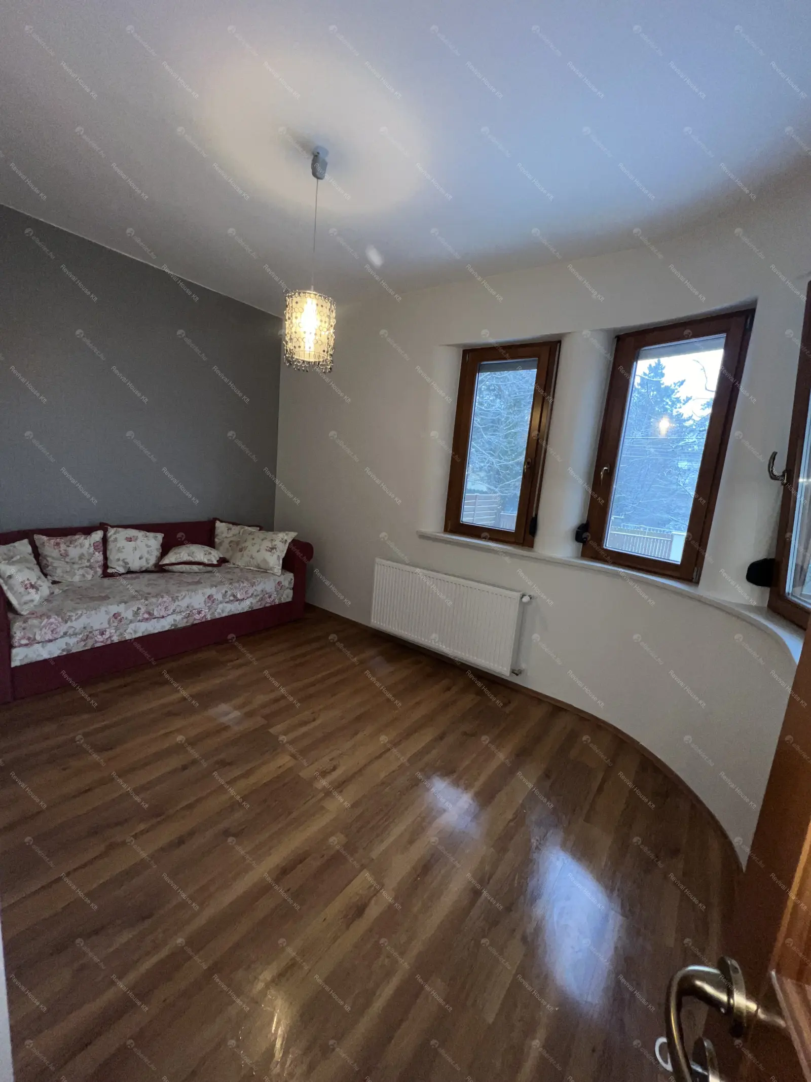 Kiadó albérlet 590000 Ft/hó áron: Leányfalu,  Pincehegyi utca . Mérete: 260 nm, 6 szobás | Alberlet.hu - 6671036