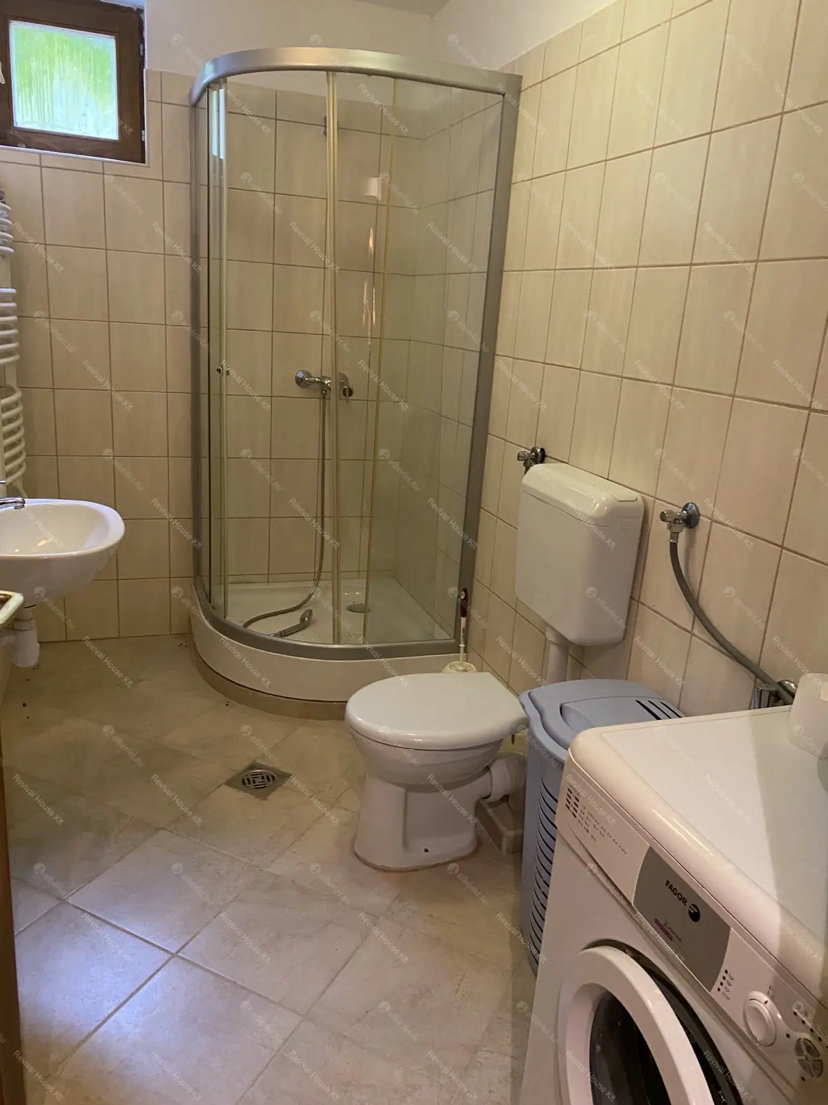 Kiadó albérlet 590000 Ft/hó áron: Leányfalu,  Pincehegyi utca . Mérete: 260 nm, 6 szobás | Alberlet.hu - 6671040