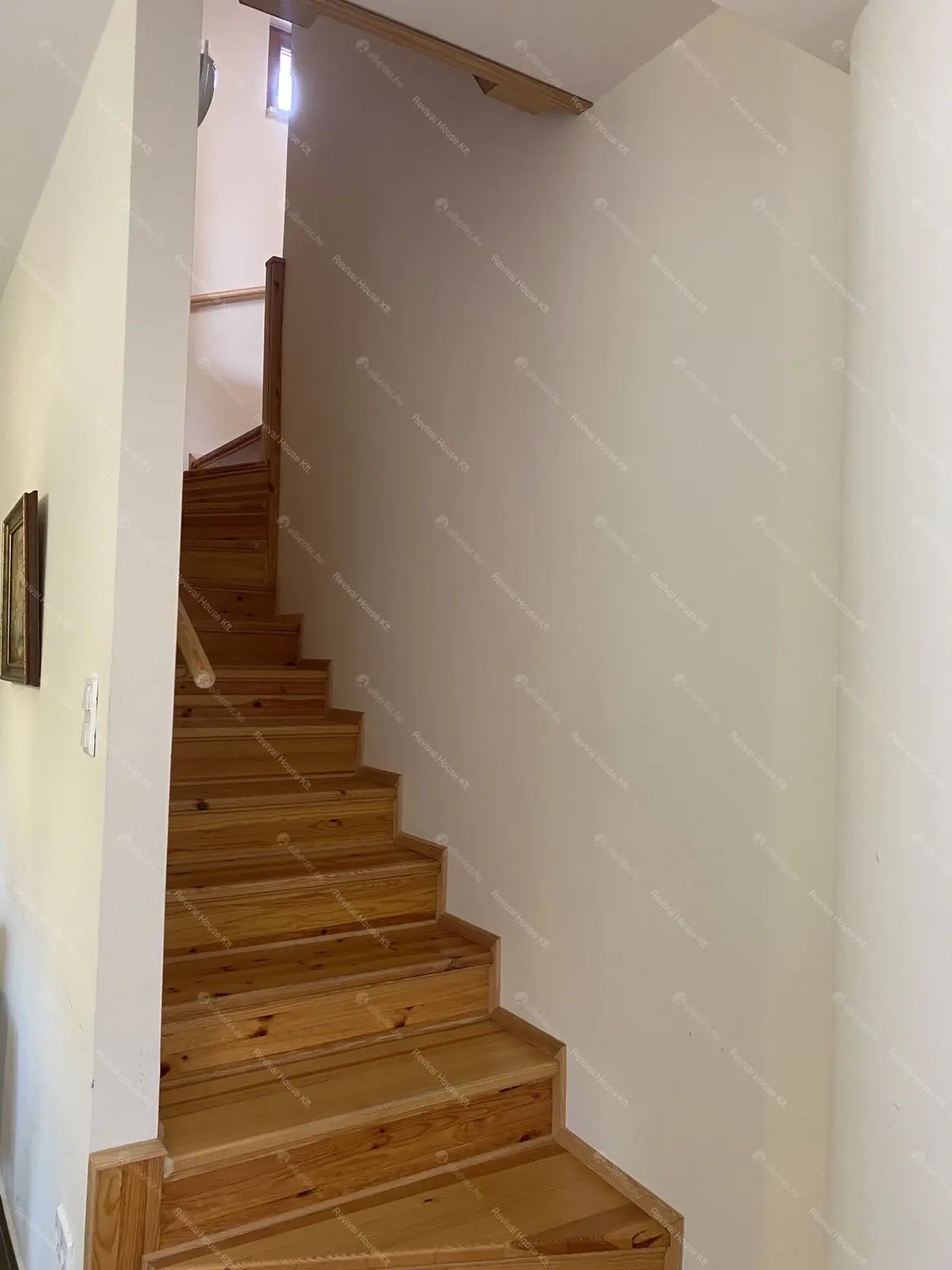 Kiadó albérlet 590000 Ft/hó áron: Leányfalu,  Pincehegyi utca . Mérete: 260 nm, 6 szobás | Alberlet.hu - 6671051