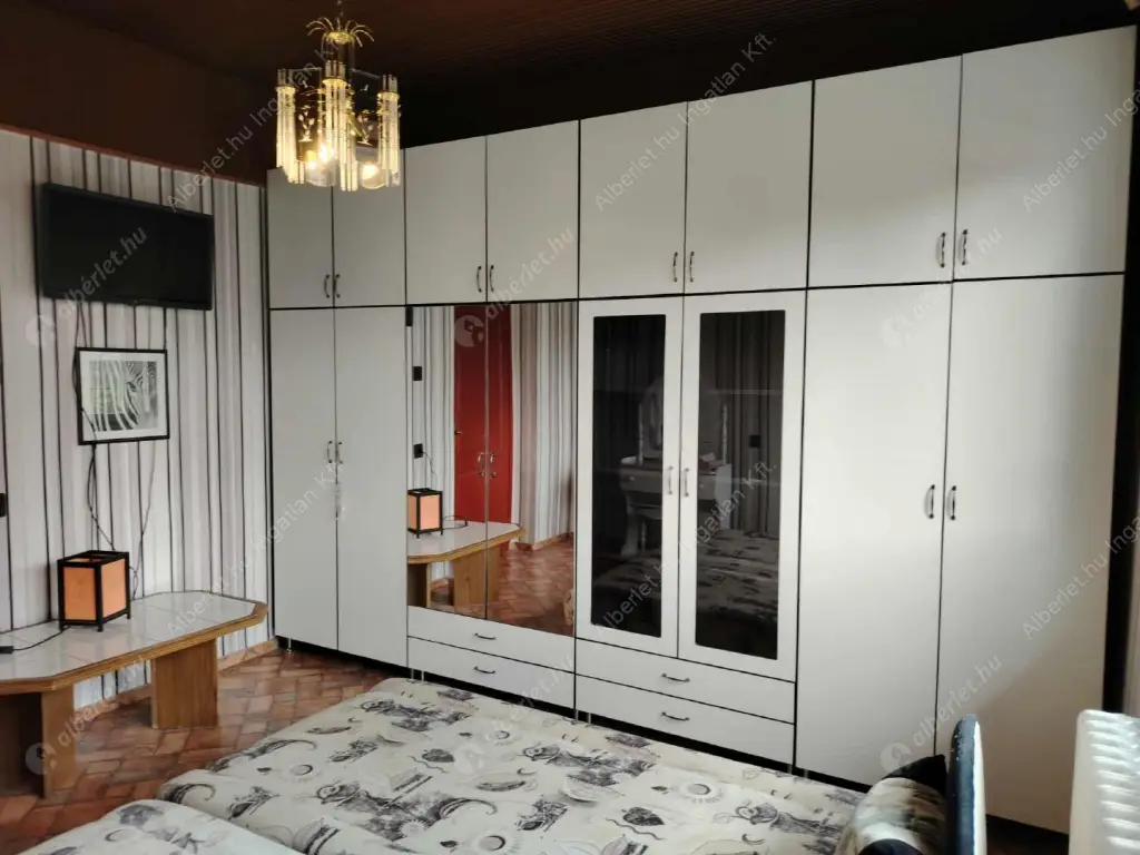 Kiadó albérlet 380000 Ft/hó áron: Nagykovácsi,  Puskin utca. Mérete: 110 nm, 3 szobás | Alberlet.hu - 6568938