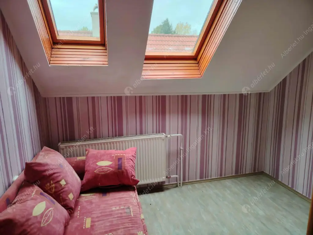 Kiadó albérlet 380000 Ft/hó áron: Nagykovácsi,  Puskin utca. Mérete: 110 nm, 3 szobás | Alberlet.hu - 6616565