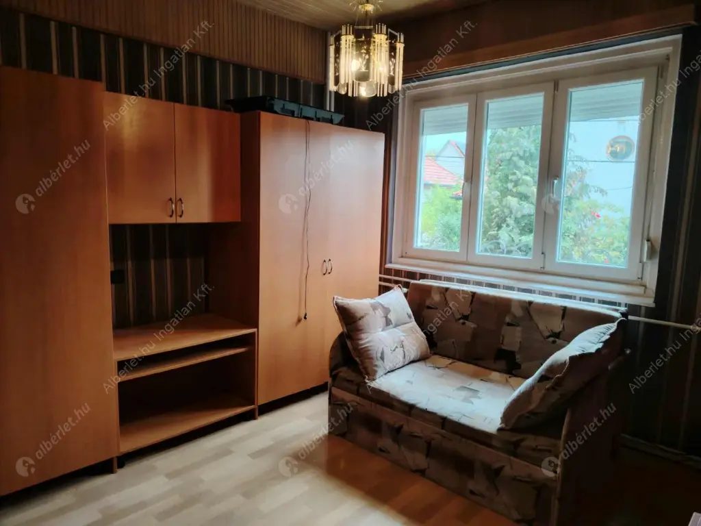 Kiadó albérlet 380000 Ft/hó áron: Nagykovácsi,  Puskin utca. Mérete: 110 nm, 3 szobás | Alberlet.hu - 6616575