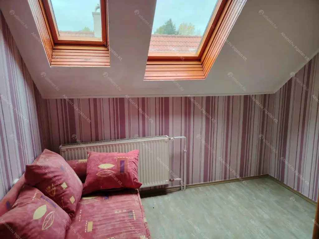 Kiadó albérlet 380000 Ft/hó áron: Nagykovácsi,  Puskin utca. Mérete: 90 nm, 3 szobás | Alberlet.hu - 6666122