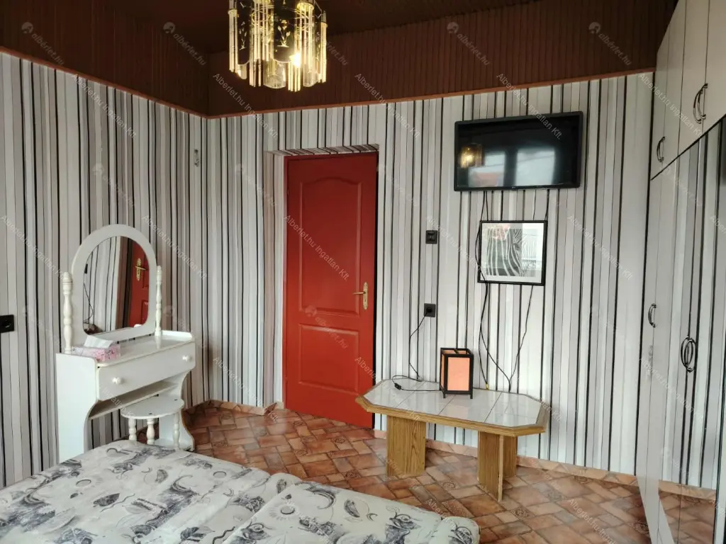 Kiadó albérlet 380000 Ft/hó áron: Nagykovácsi,  Puskin utca. Mérete: 90 nm, 3 szobás | Alberlet.hu - 6666125