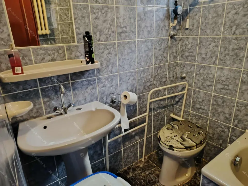 Kiadó albérlet 380000 Ft/hó áron: Nagykovácsi,  Puskin utca. Mérete: 90 nm, 3 szobás | Alberlet.hu - 6666142