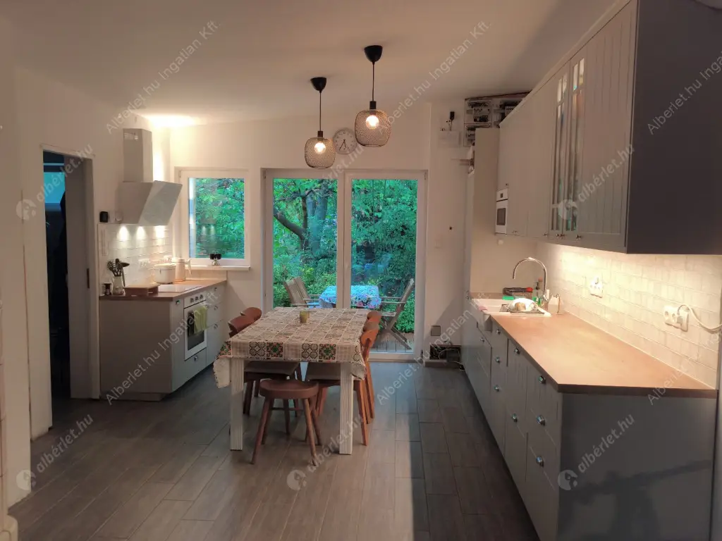 Kiadó albérlet 650000 Ft/hó áron: Nagykovácsi,  Zsíroshegyi út. Mérete: 75 nm, 3 szobás | Alberlet.hu - 6554902